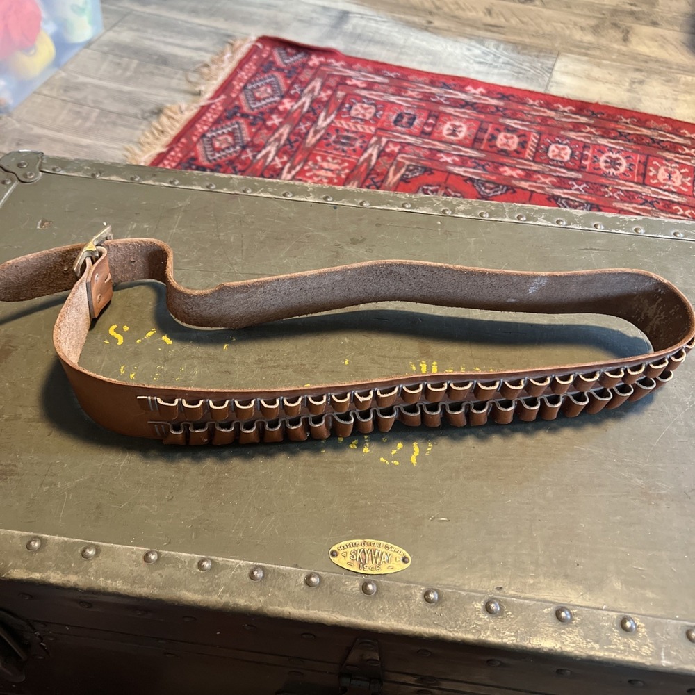 VINTAGE Leather LOOP RIFLE CARTRIDGE BELT SIZE 44 VGC 4 Hole 2-1/2" Wide